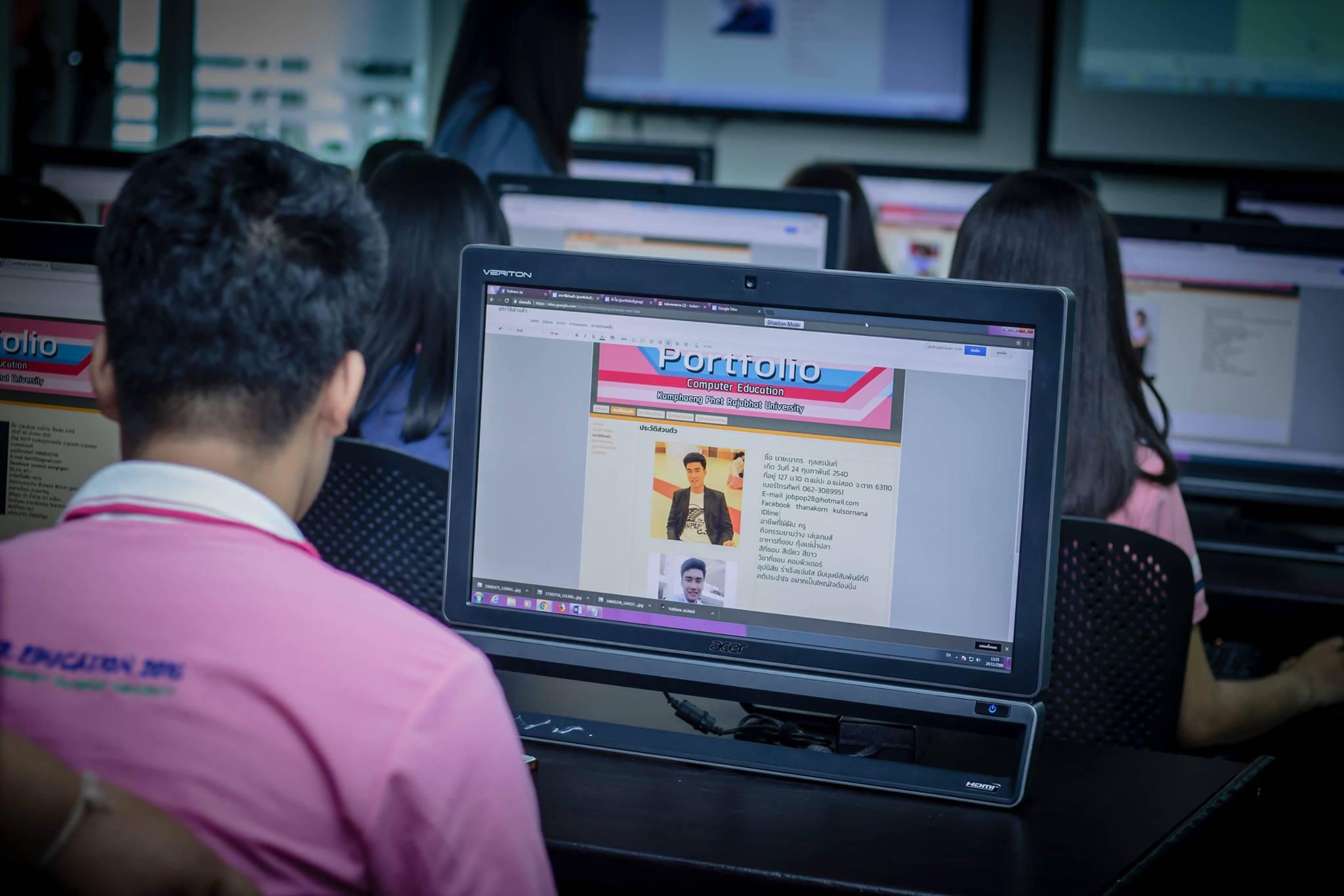 13. โครงการฝึกอมรมการใช้งาน google site นักศึกษาโปรแกรมวิชาคอมพิวเตอร์ ชั้นปีที่ 2 วันที่ 29 พฤศจิกายน 2017